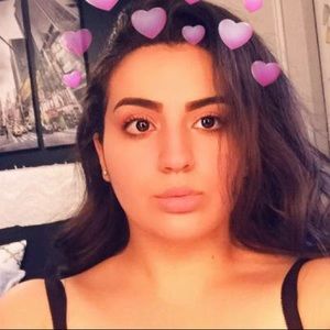 Meet your Posher, Julia